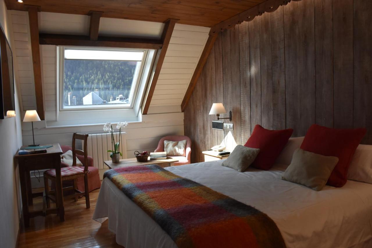 Hotel Val De Ruda Baqueira Beret Eksteriør billede